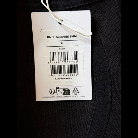 Gymshark Black Knee Sleeve Mediums 5mm - Picture 9 of 9